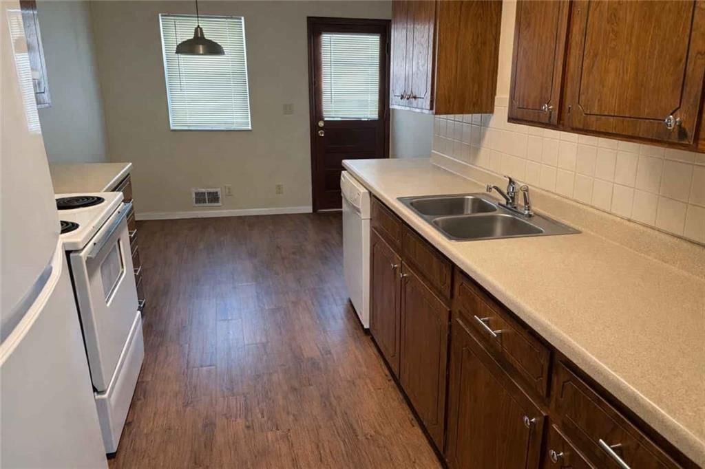 1601-1603 SW Sunset Street — photo 6