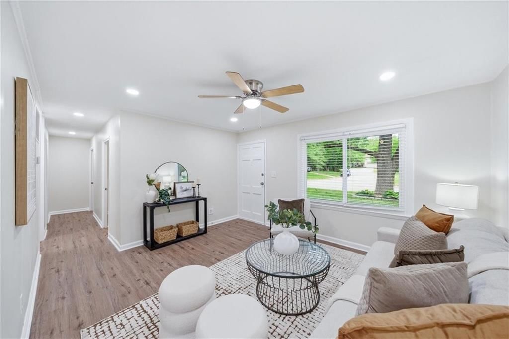 1736 Brook Street — photo 4