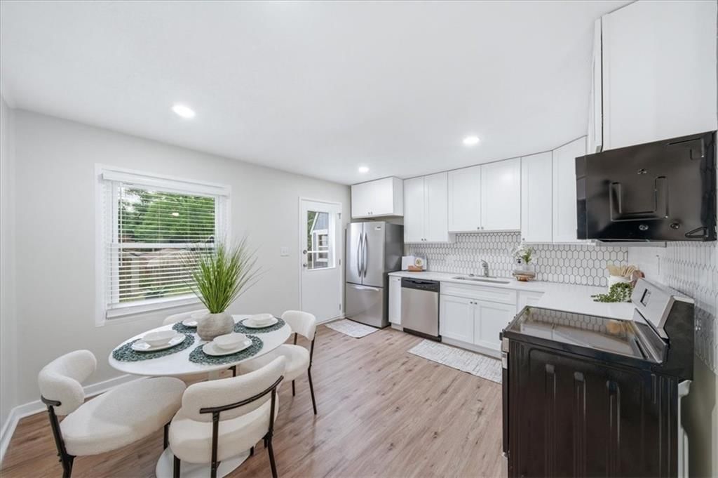 1736 Brook Street — photo 6