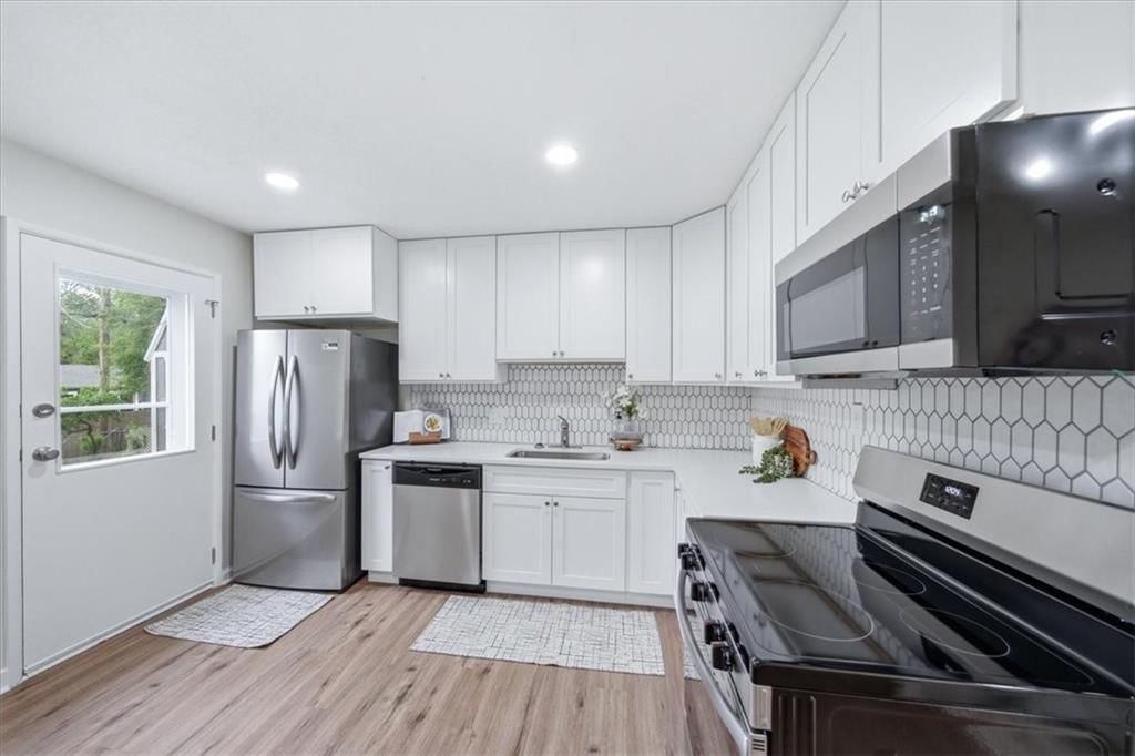 1736 Brook Street — photo 7