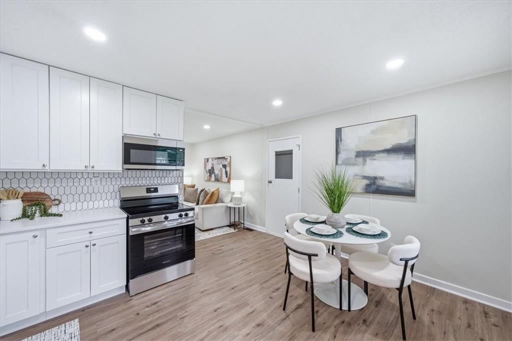 1736 Brook Street — photo 10
