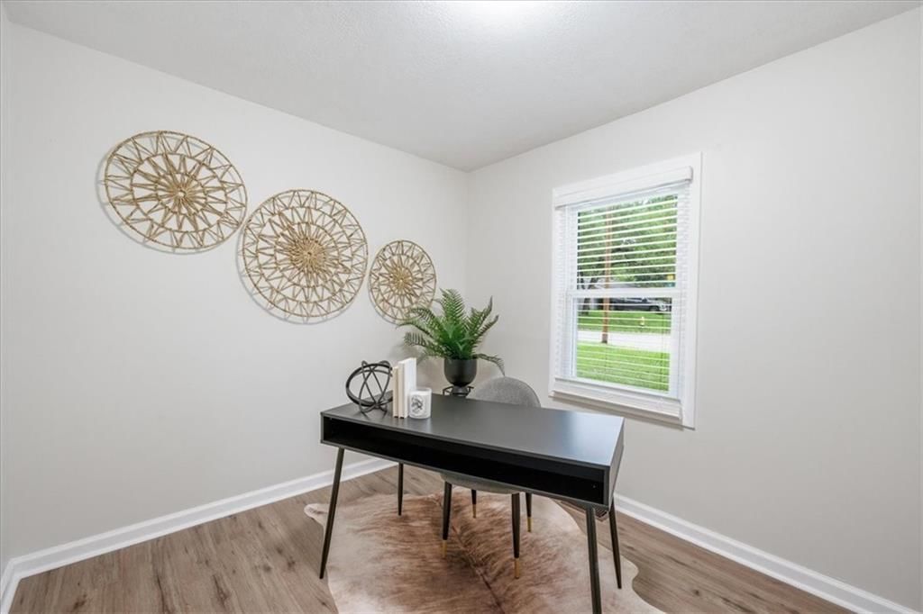 1736 Brook Street — photo 16