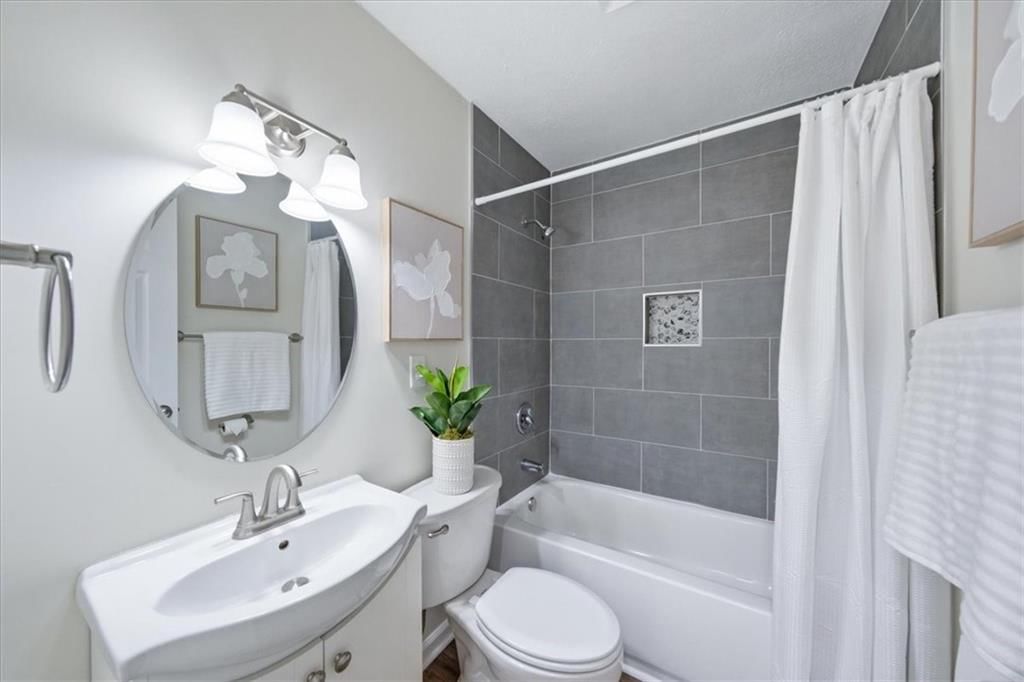 1736 Brook Street — photo 19