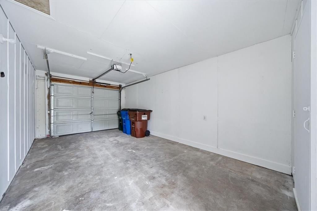 1736 Brook Street — photo 20