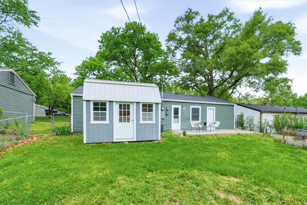 1736 Brook Street — photo 24