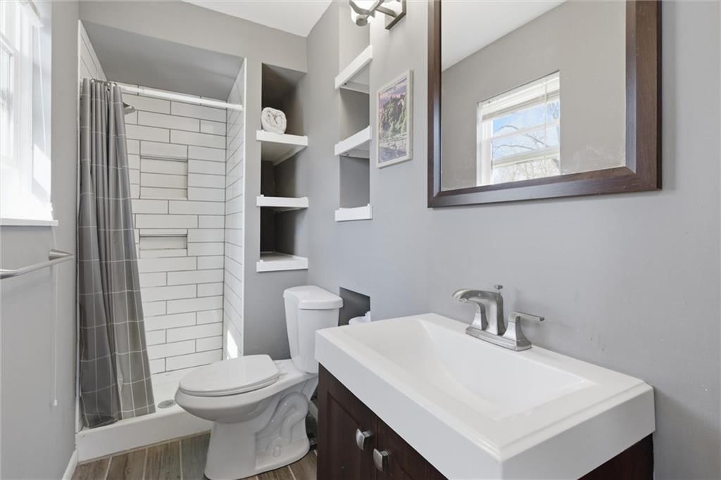 607 E 90th Terrace — photo 12