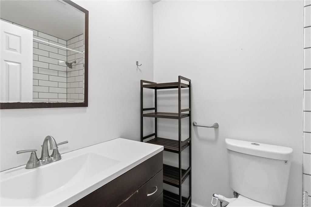 607 E 90th Terrace — photo 14