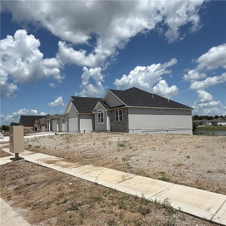 2347 Foxtail Drive — photo 32
