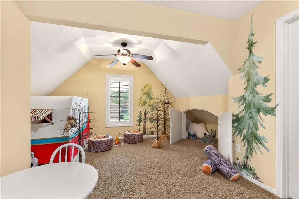 8829 N Glenwood Avenue — photo 40