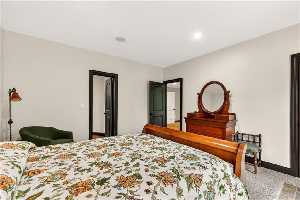 8829 N Glenwood Avenue — photo 46