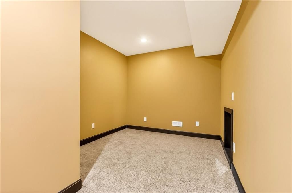8829 N Glenwood Avenue — photo 52