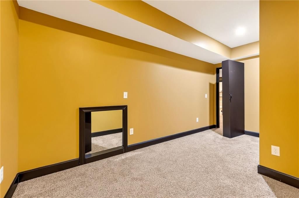 8829 N Glenwood Avenue — photo 53