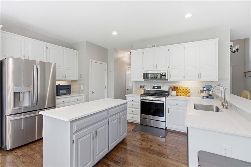 12784 S Hallet Street — photo 17