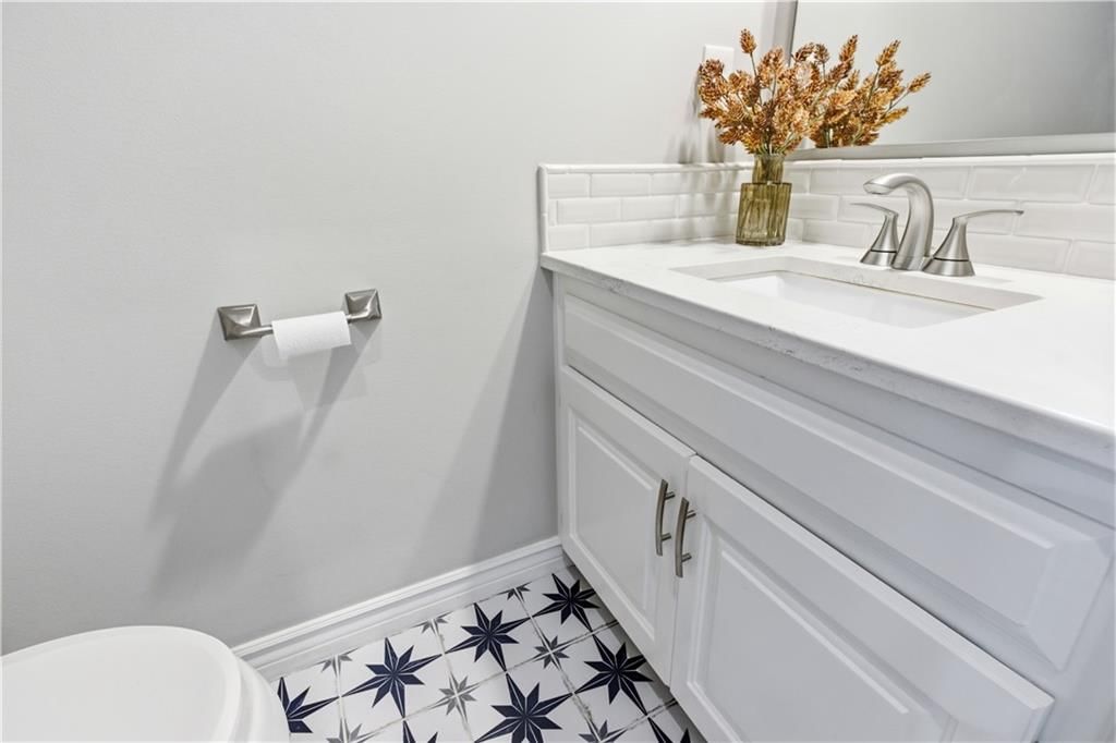 12784 S Hallet Street — photo 22