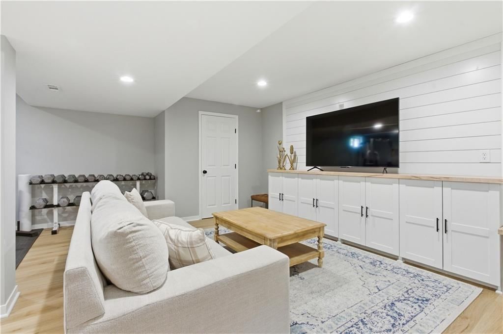 12784 S Hallet Street — photo 45