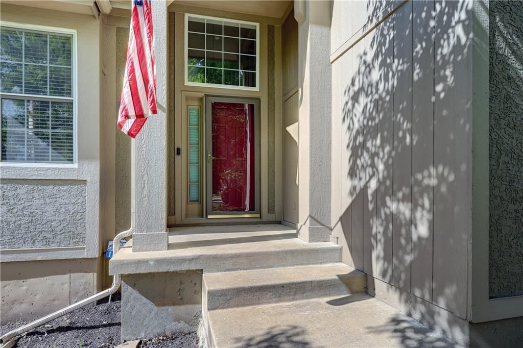 16655 W 155th Terrace — photo 2