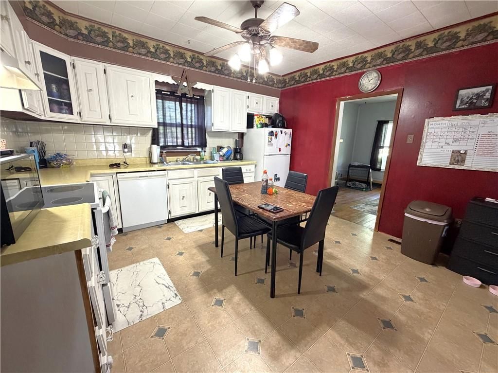 340 W Wisconsin Street — photo 16