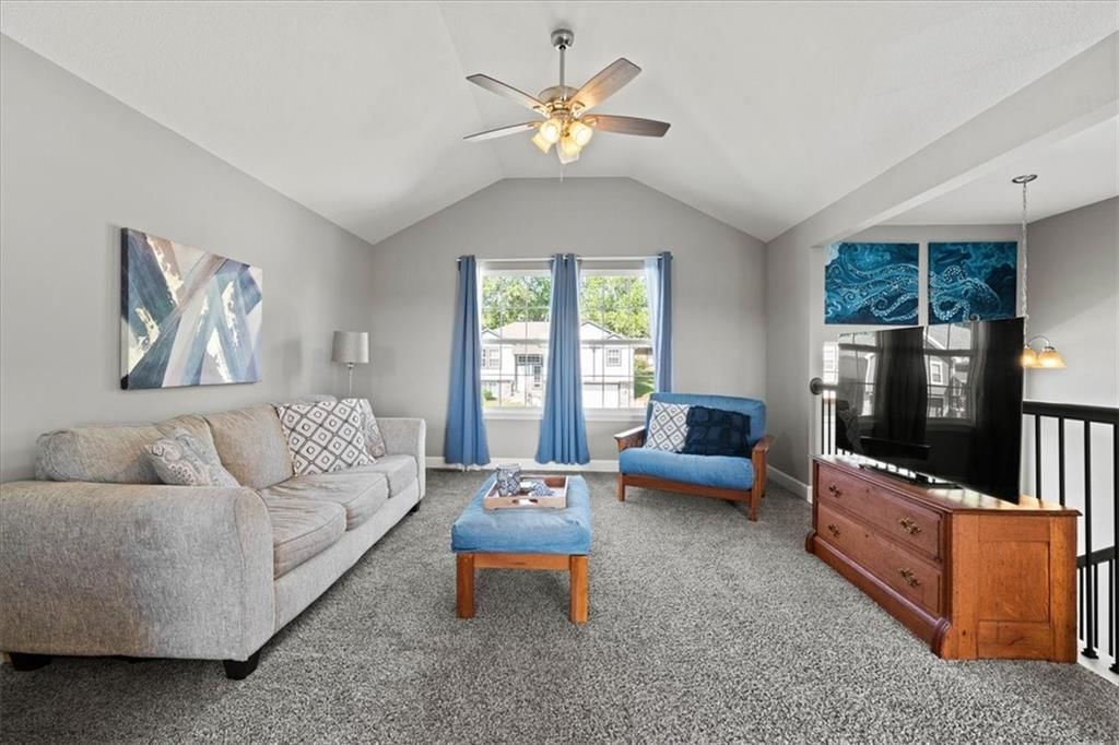 12705 Applewood Drive — photo 2