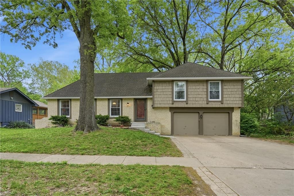 9731 Roe Avenue — photo 1