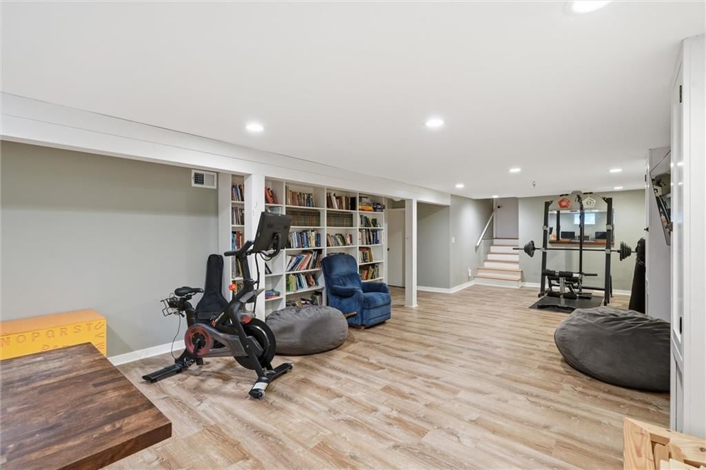 9731 Roe Avenue — photo 34