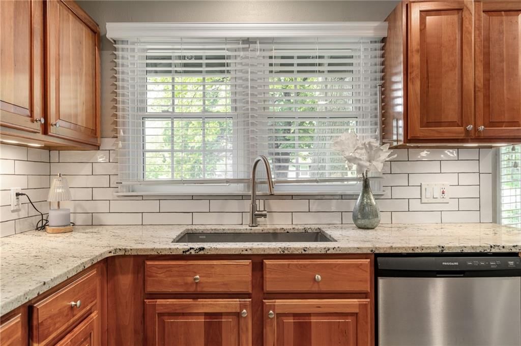 6525 Hodges Drive — photo 16