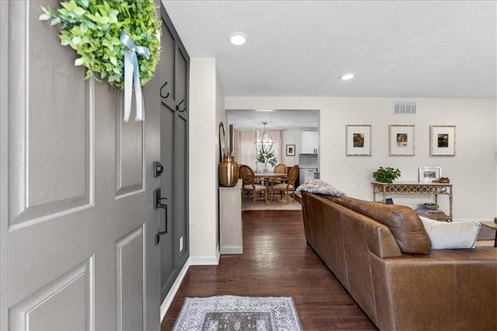 7305 Lamar Avenue — photo 2