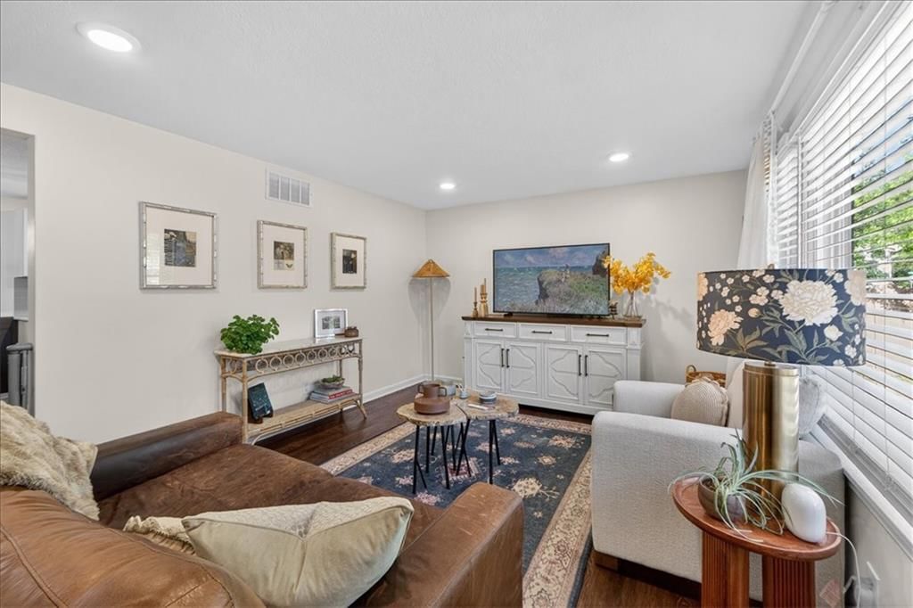 7305 Lamar Avenue — photo 3