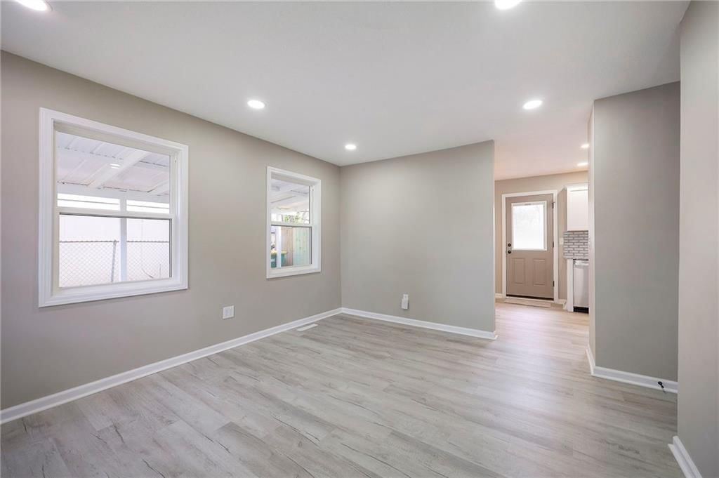2605 S 48th Street — photo 5