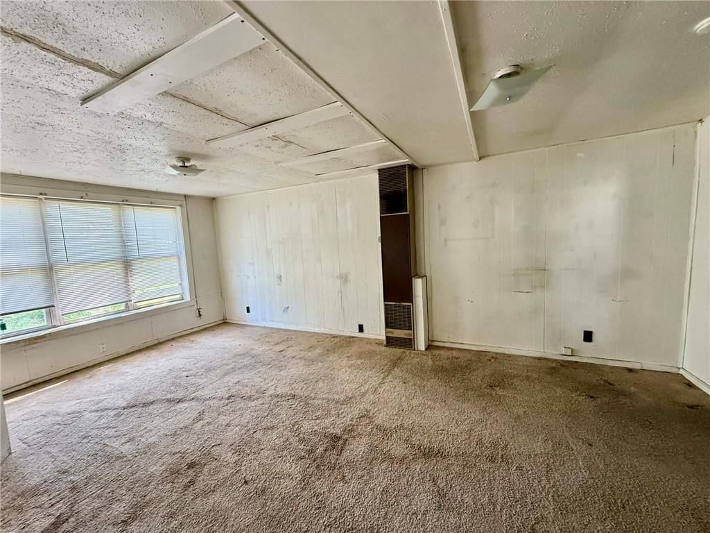 215 W 3rd Street — photo 2