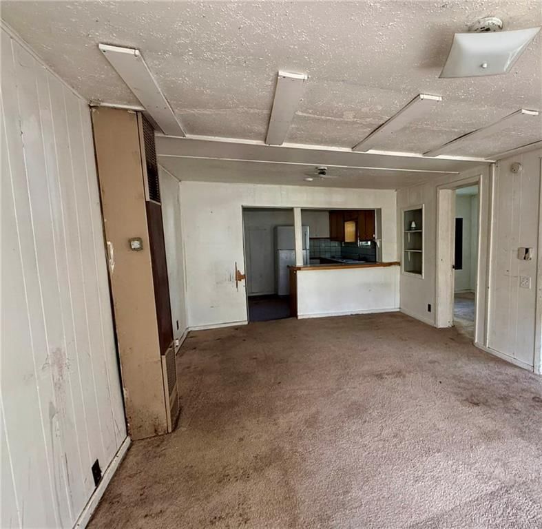 215 W 3rd Street — photo 3