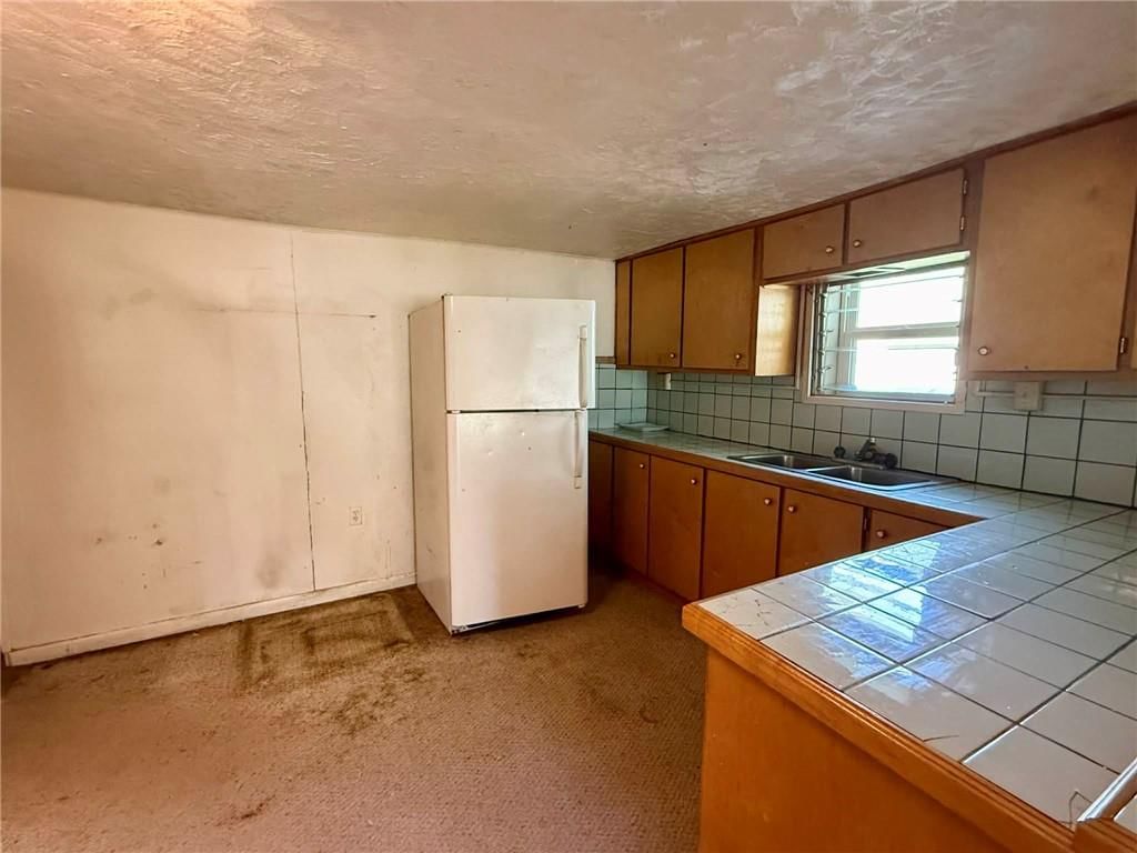 215 W 3rd Street — photo 4