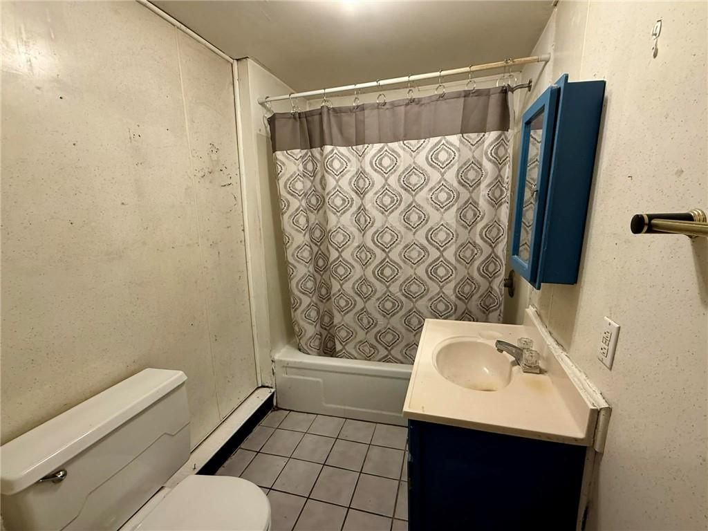 215 W 3rd Street — photo 9