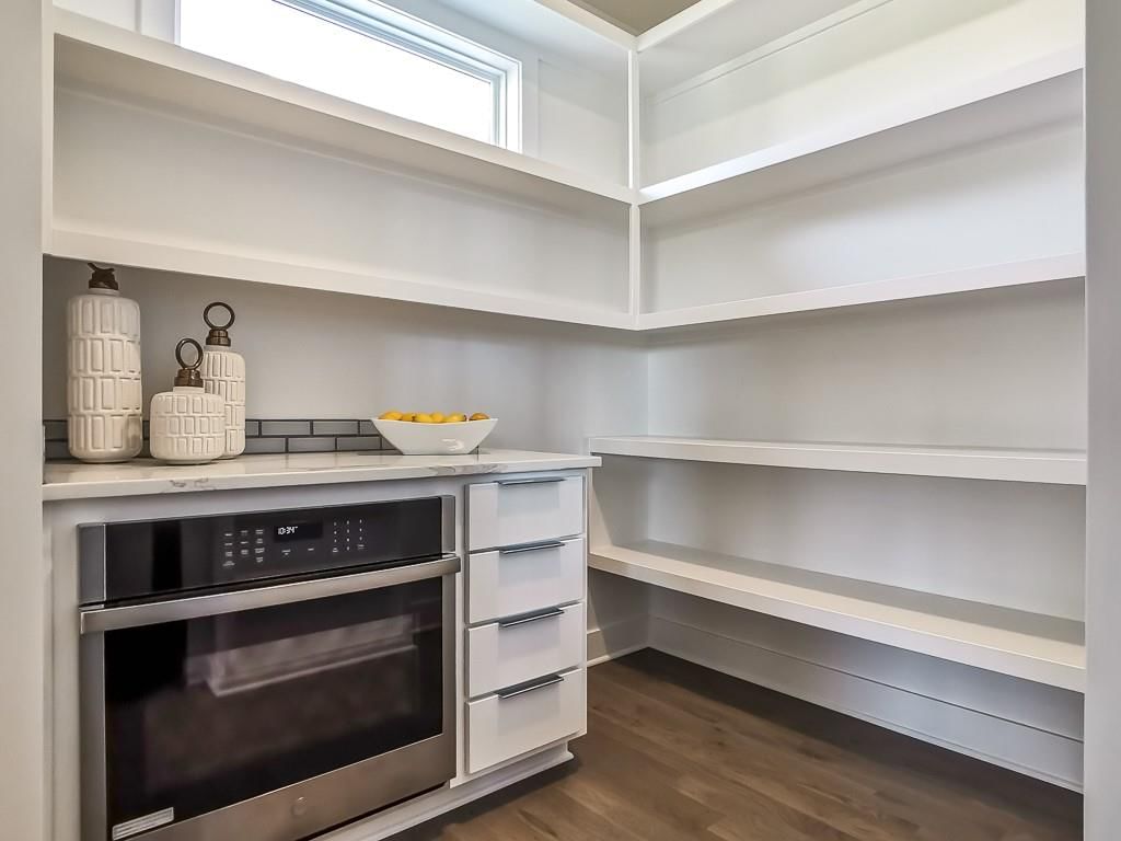 7924 Noble Street — photo 11