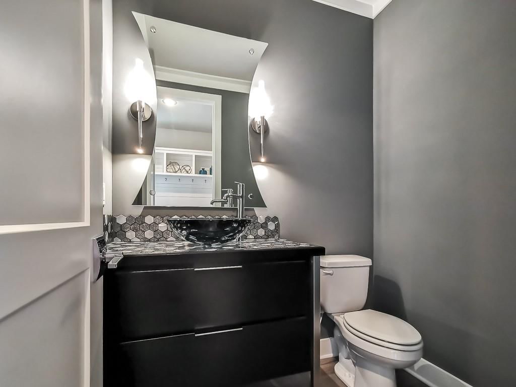 7924 Noble Street — photo 40