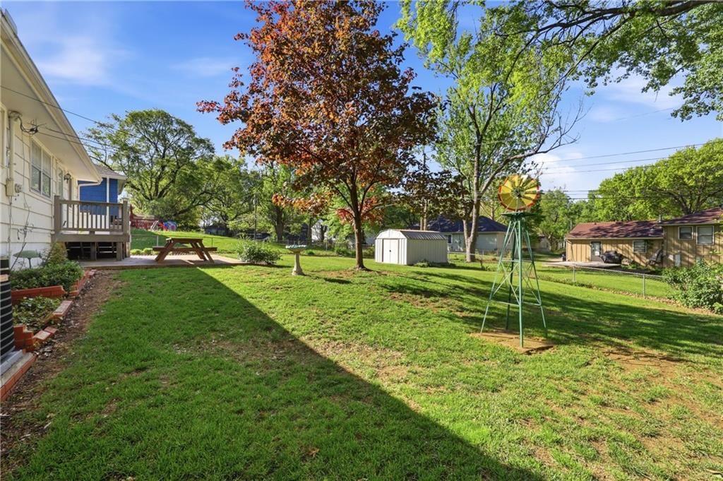 8110 Willow Way — photo 30