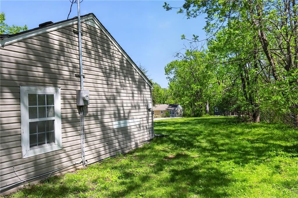 8318 Pershing Road — photo 3
