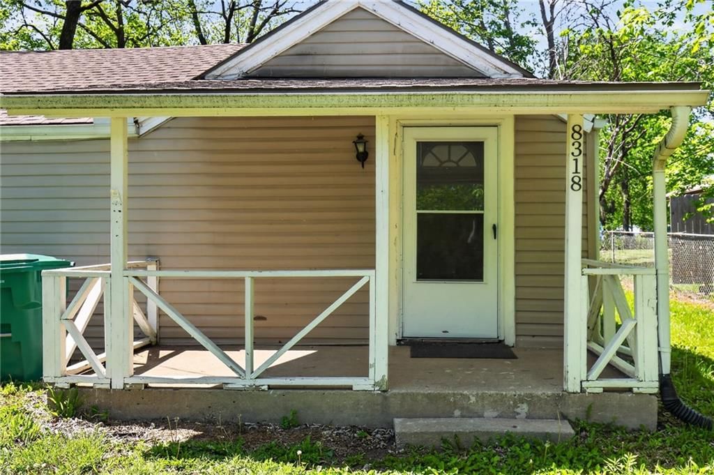 8318 Pershing Road — photo 9
