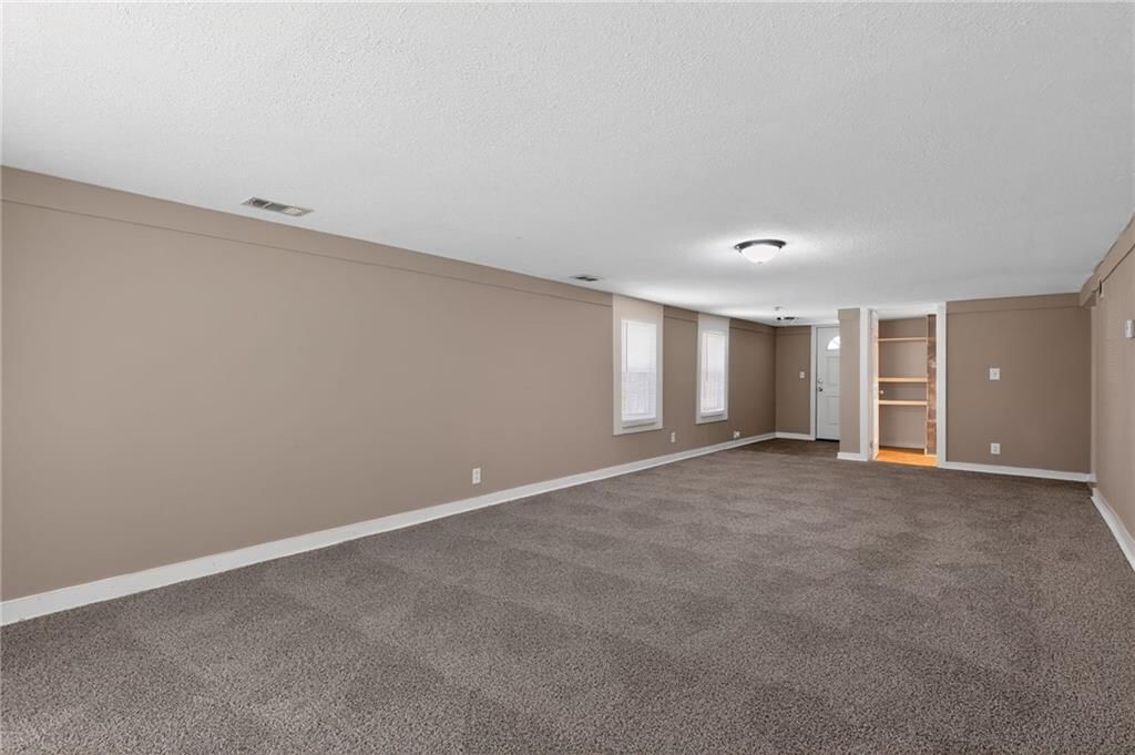 8318 Pershing Road — photo 17
