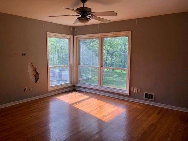 3203 E 107th Terrace — photo 2