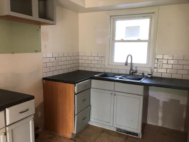 3203 E 107th Terrace — photo 6