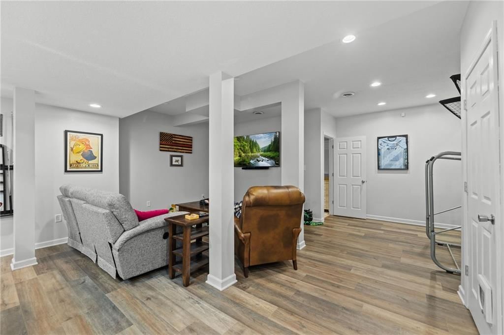 3320 N 128th Street — photo 43