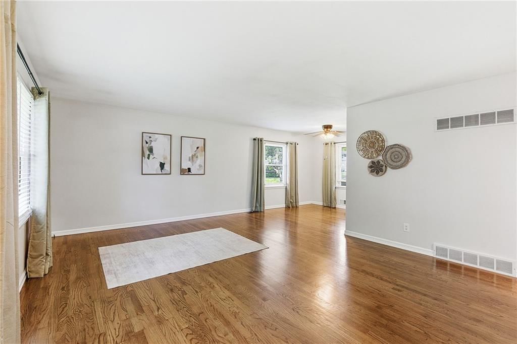 12116 W 68th Street — photo 4