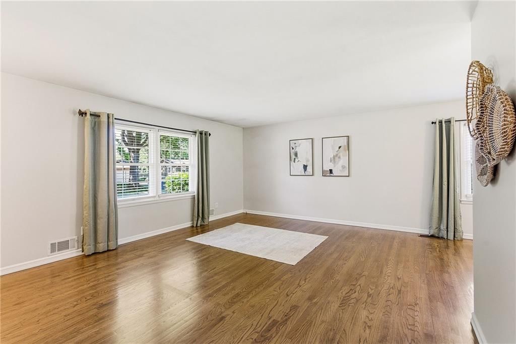 12116 W 68th Street — photo 5