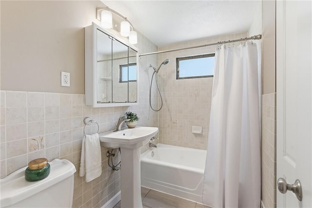 12116 W 68th Street — photo 15