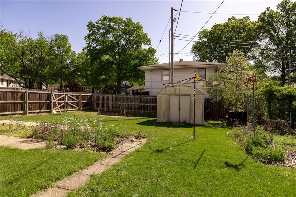 6711 N Indiana Avenue — photo 22