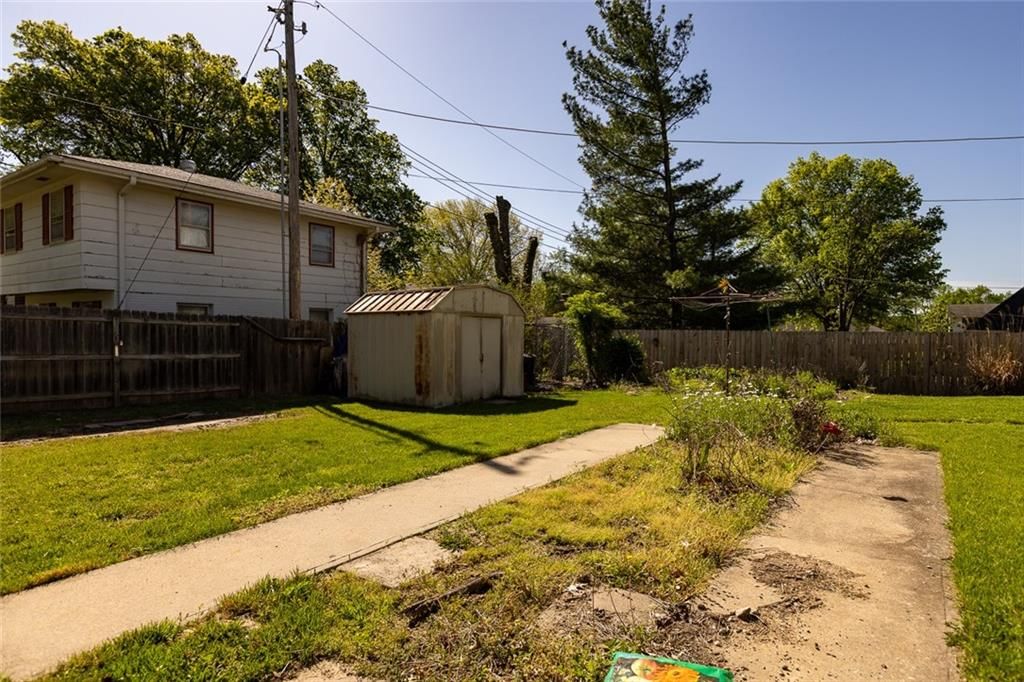 6711 N Indiana Avenue — photo 23