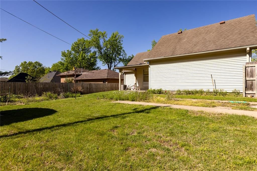 6711 N Indiana Avenue — photo 24