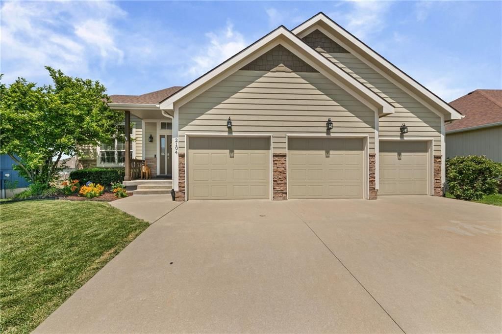 2104 Alder Street — photo 2