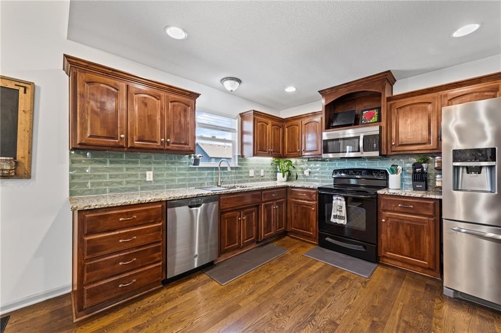 2104 Alder Street — photo 10