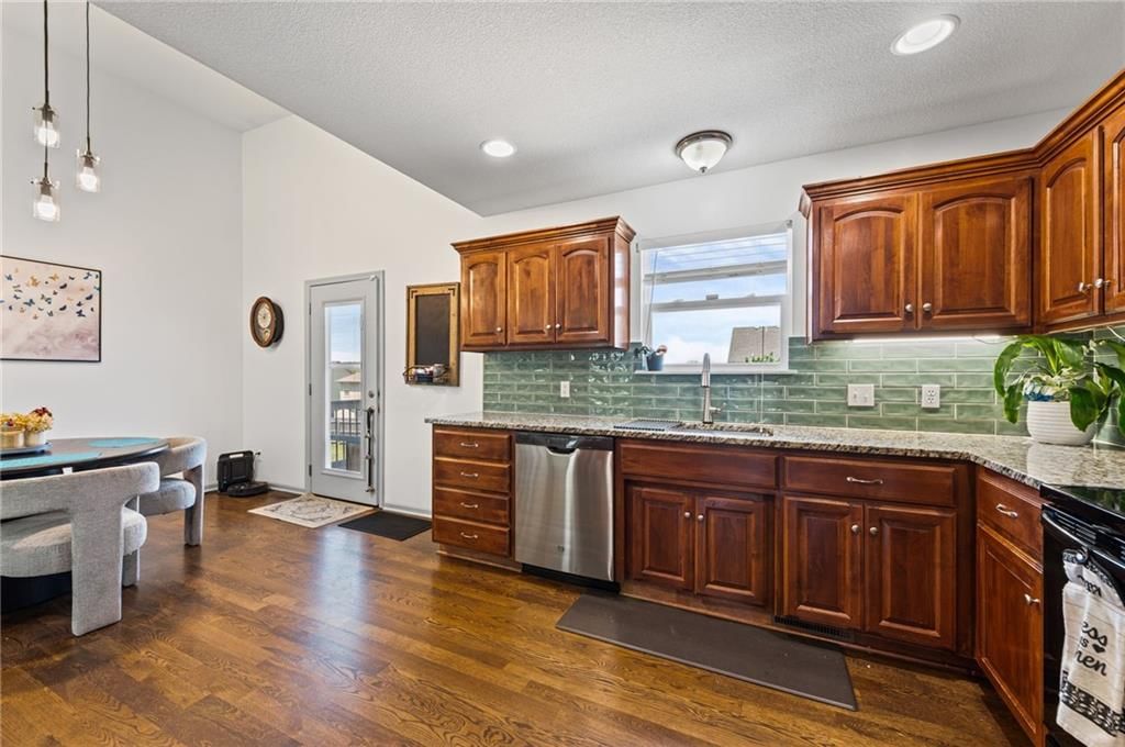 2104 Alder Street — photo 11